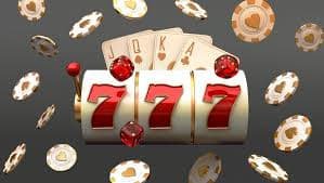 lunatoto login mobile interface showing live baccarat table and withdrawal options
